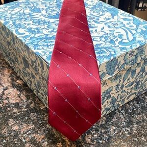 Elegant Red Silk Tie